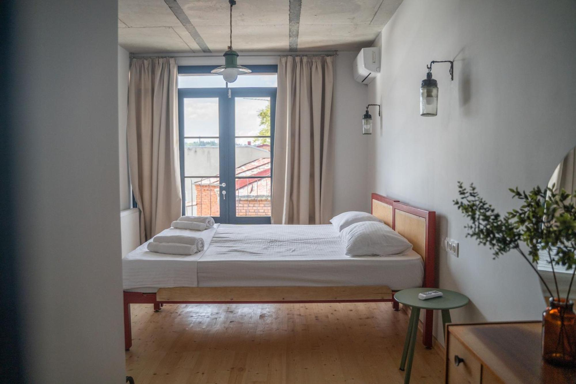 Black Tomato Hostel Kutaisi Dış mekan fotoğraf