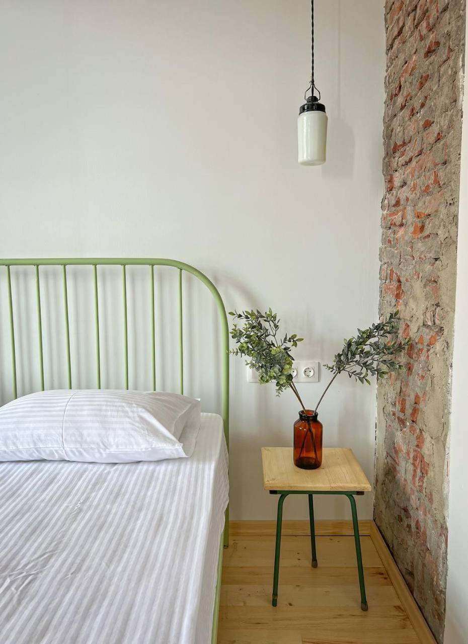 Black Tomato Hostel Kutaisi Dış mekan fotoğraf