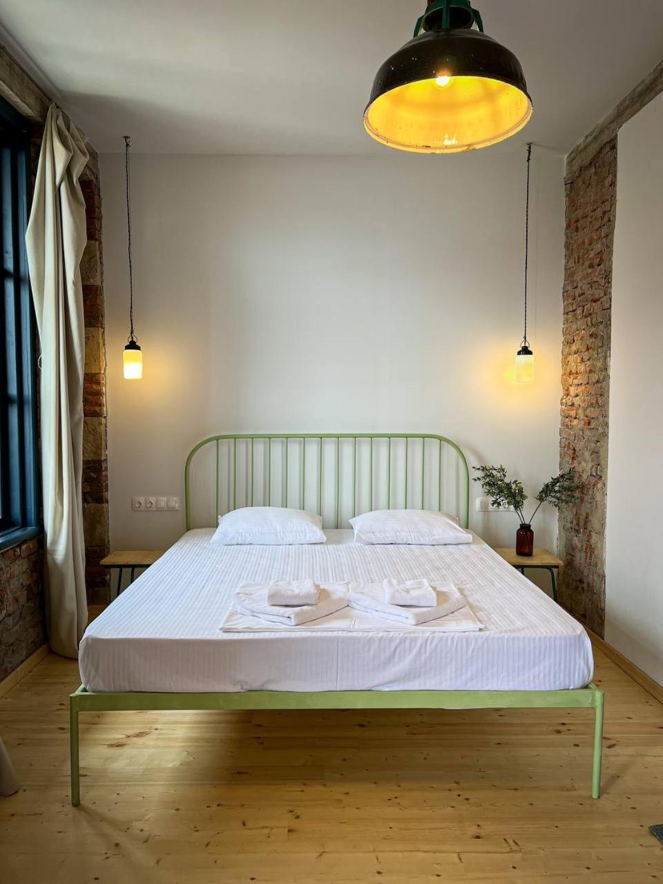 Black Tomato Hostel Kutaisi Dış mekan fotoğraf