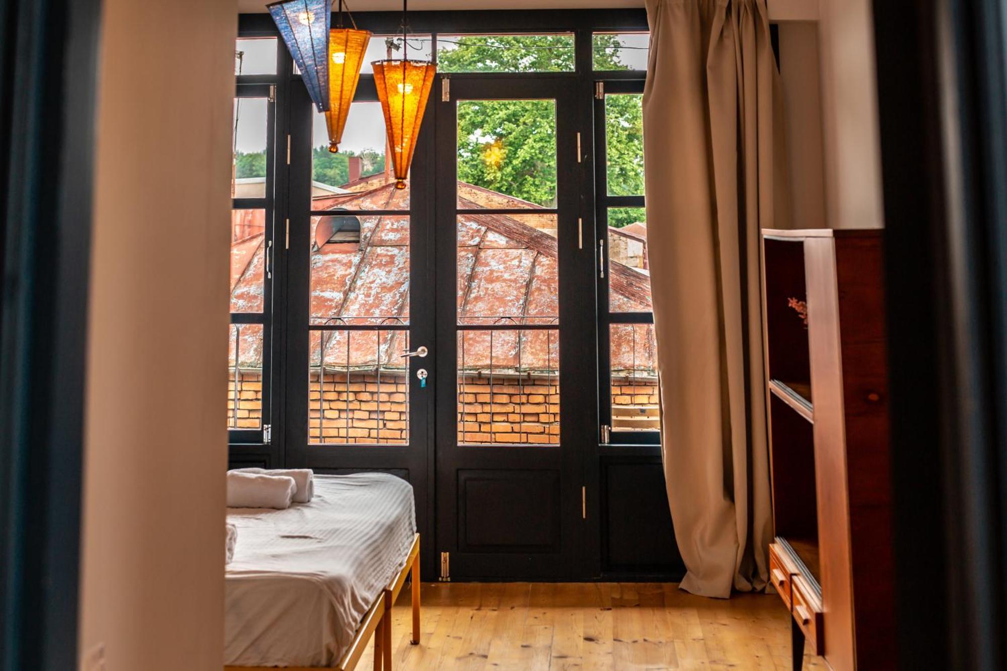 Black Tomato Hostel Kutaisi Dış mekan fotoğraf