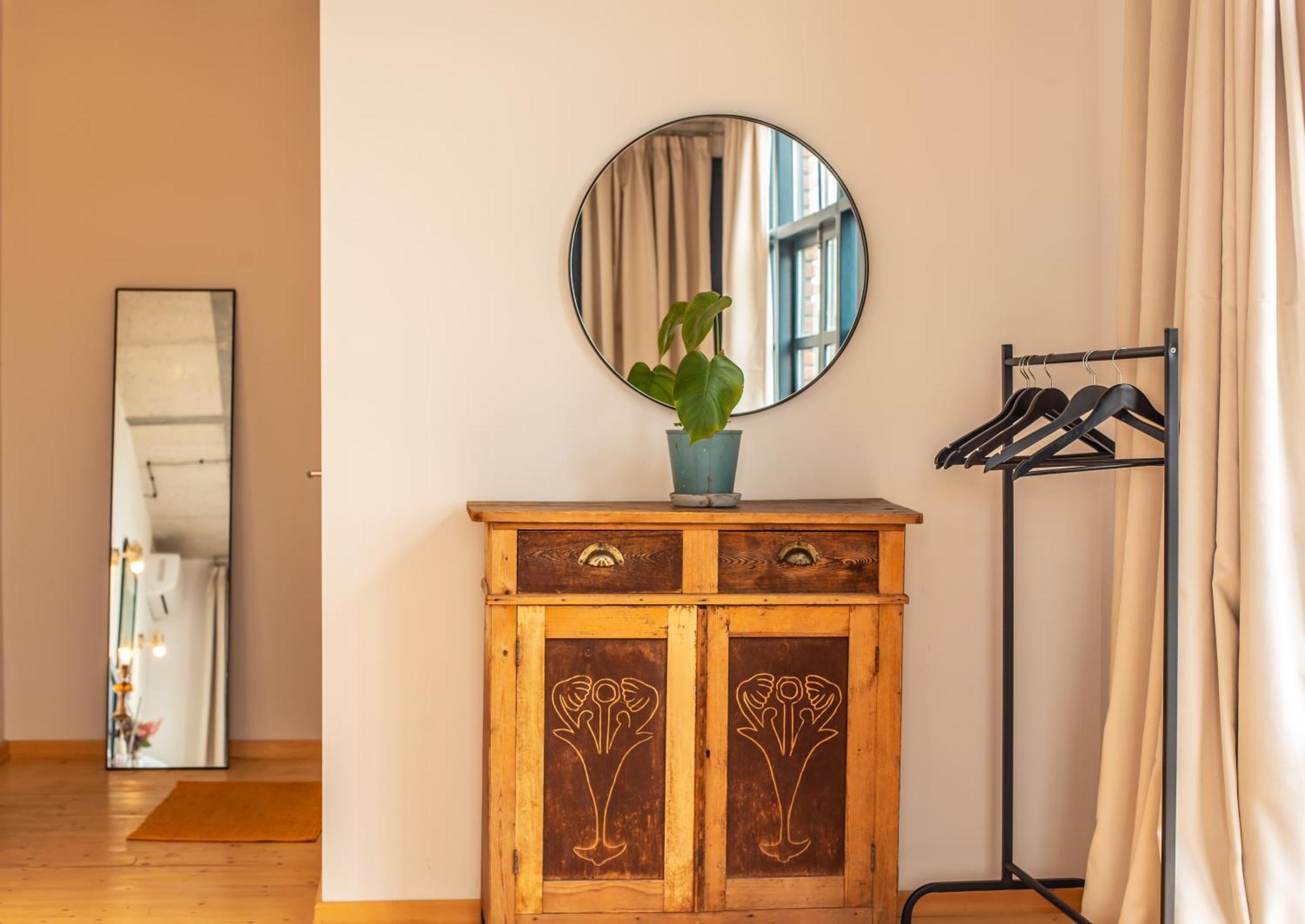 Black Tomato Hostel Kutaisi Dış mekan fotoğraf