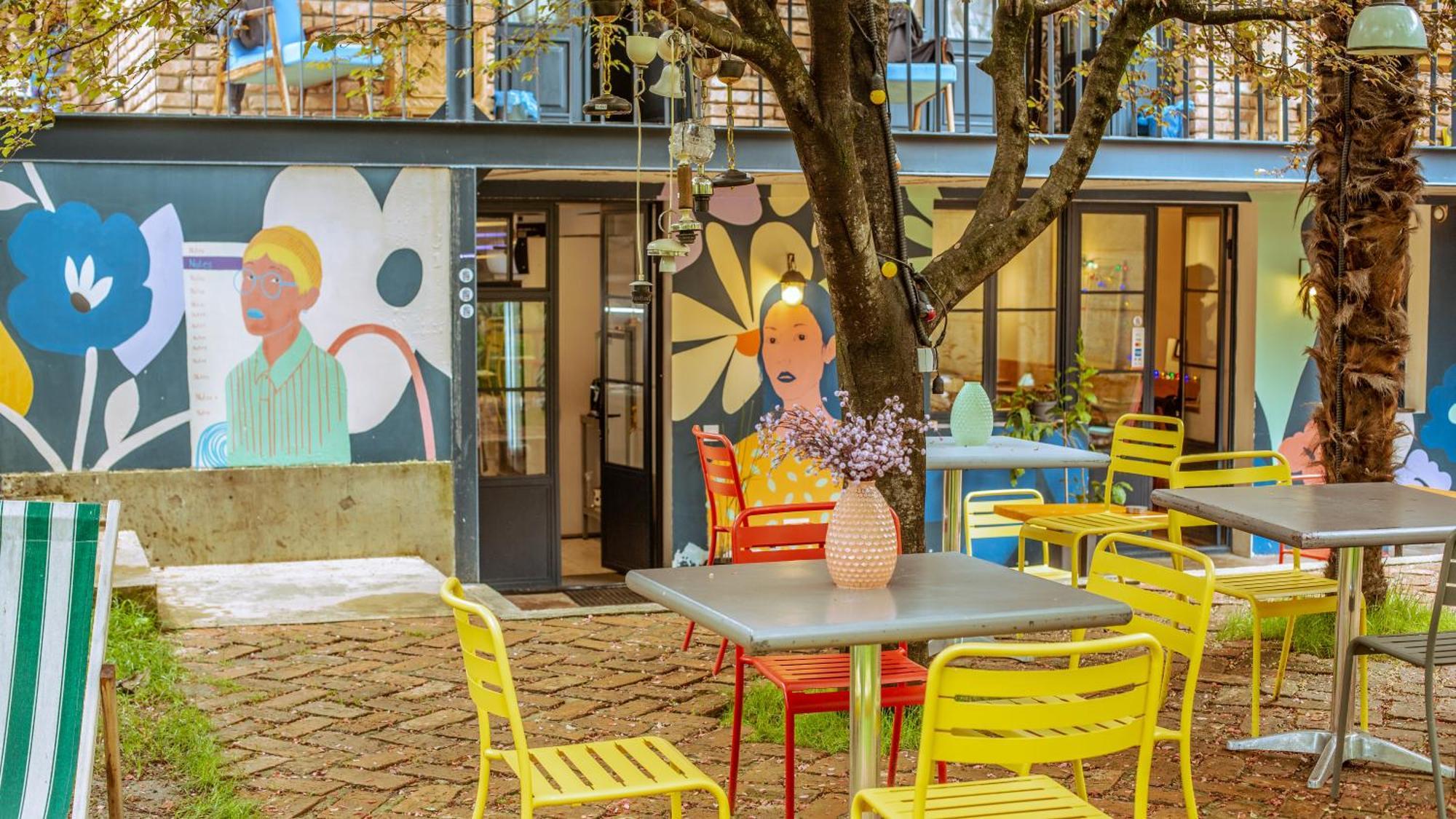 Black Tomato Hostel Kutaisi Dış mekan fotoğraf