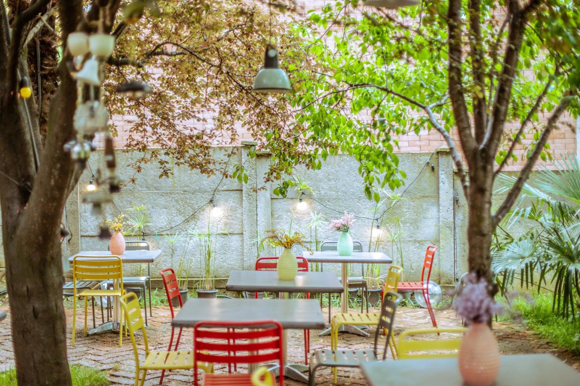 Black Tomato Hostel Kutaisi Dış mekan fotoğraf