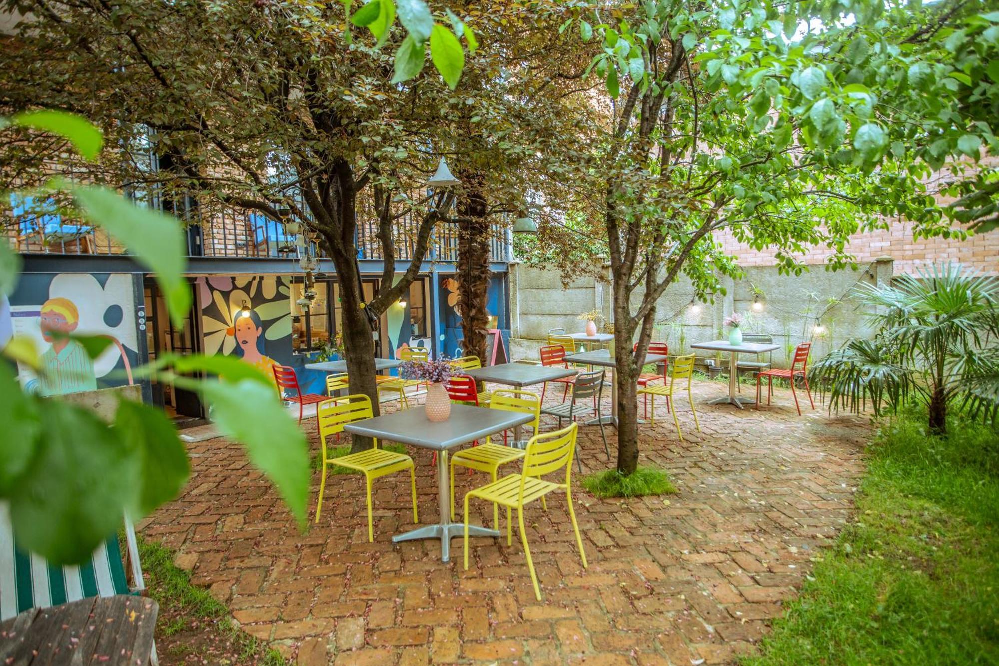 Black Tomato Hostel Kutaisi Dış mekan fotoğraf
